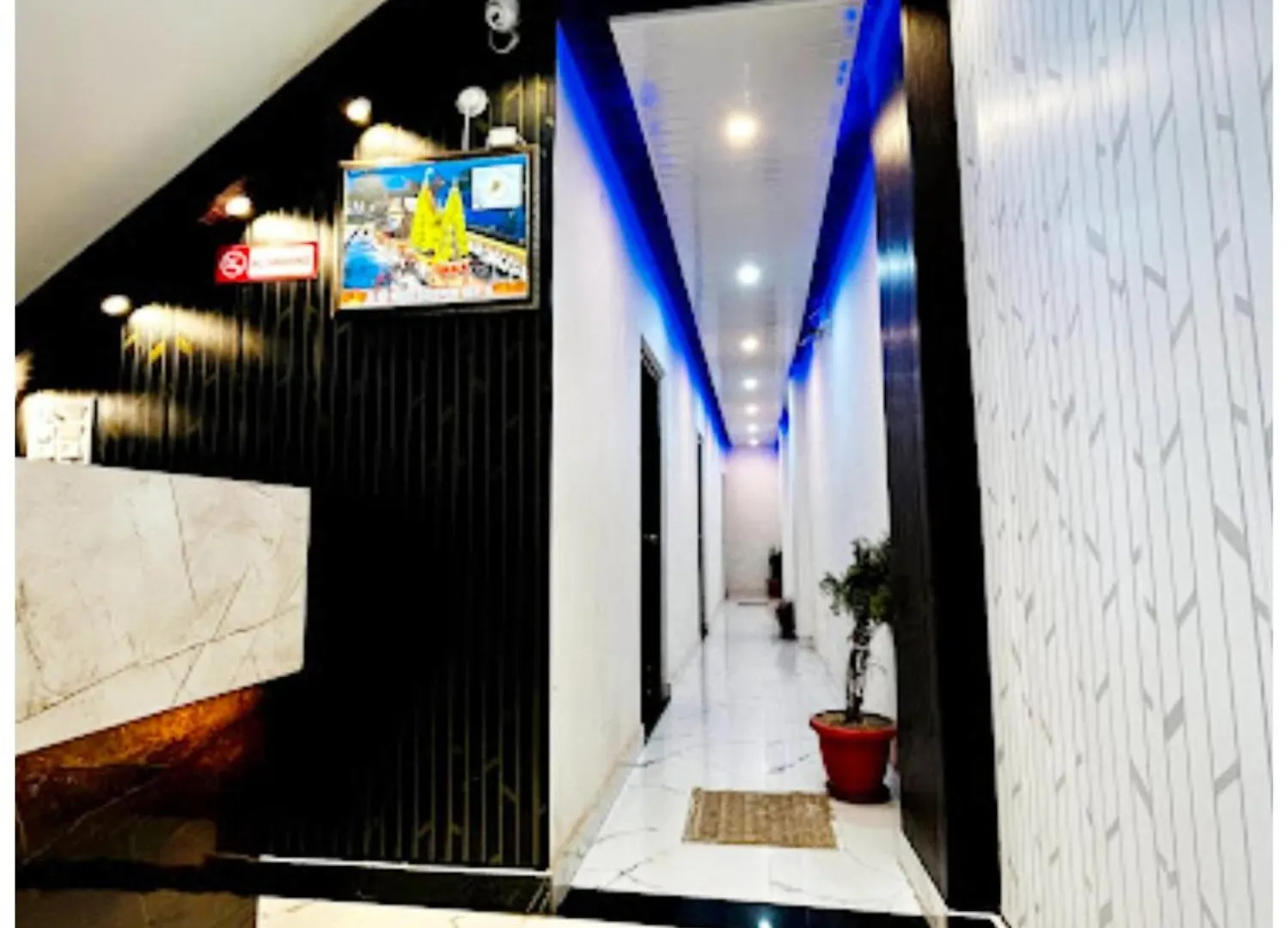 Varanasi Hotel #Mahadev # Inn # -Near Kashi Vishwanath Temple And Ganga Arti Ghat #Fully Air Conditioning #Free Wi-Fi #Parking #Best Hotel In Varanasi #Prime Location - Book Now 4*,
