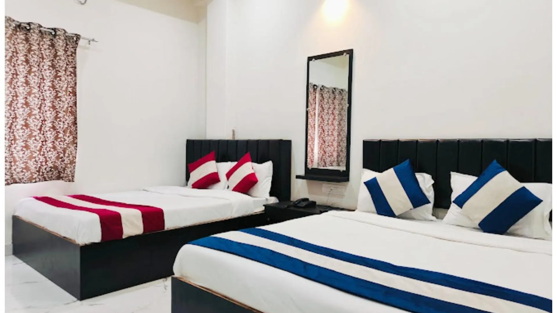 Varanasi Hotel #Mahadev # Inn # -Near Kashi Vishwanath Temple And Ganga Arti Ghat #Fully Air Conditioning #Free Wi-Fi #Parking #Best Hotel In Varanasi #Prime Location - Book Now