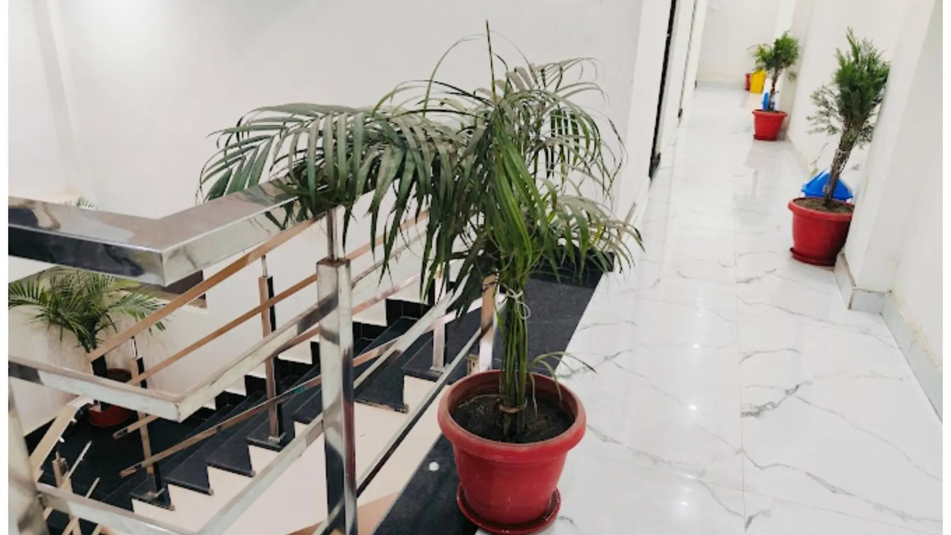 Varanasi Hotel #Mahadev # Inn # -Near Kashi Vishwanath Temple And Ganga Arti Ghat #Fully Air Conditioning #Free Wi-Fi #Parking #Best Hotel In Varanasi #Prime Location - Book Now